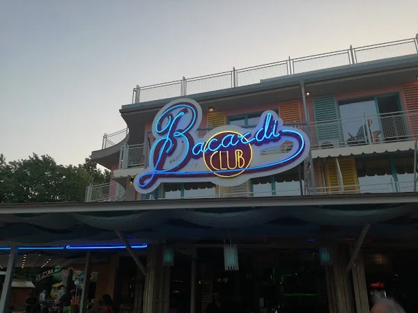 ”Bacardi Club ”Слънчев бряг – Коктейли и музика