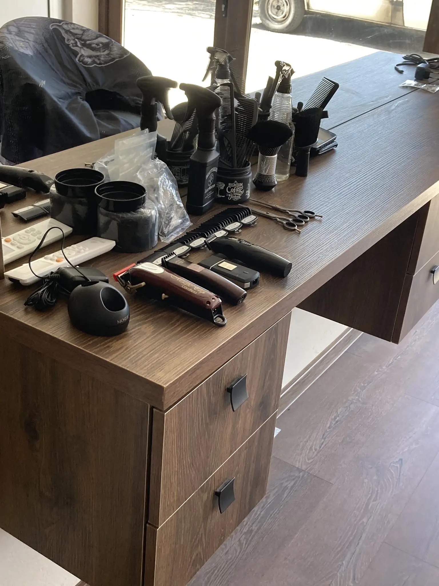 Barbershop Bobeva – Стилни мъжки прически - Image 1