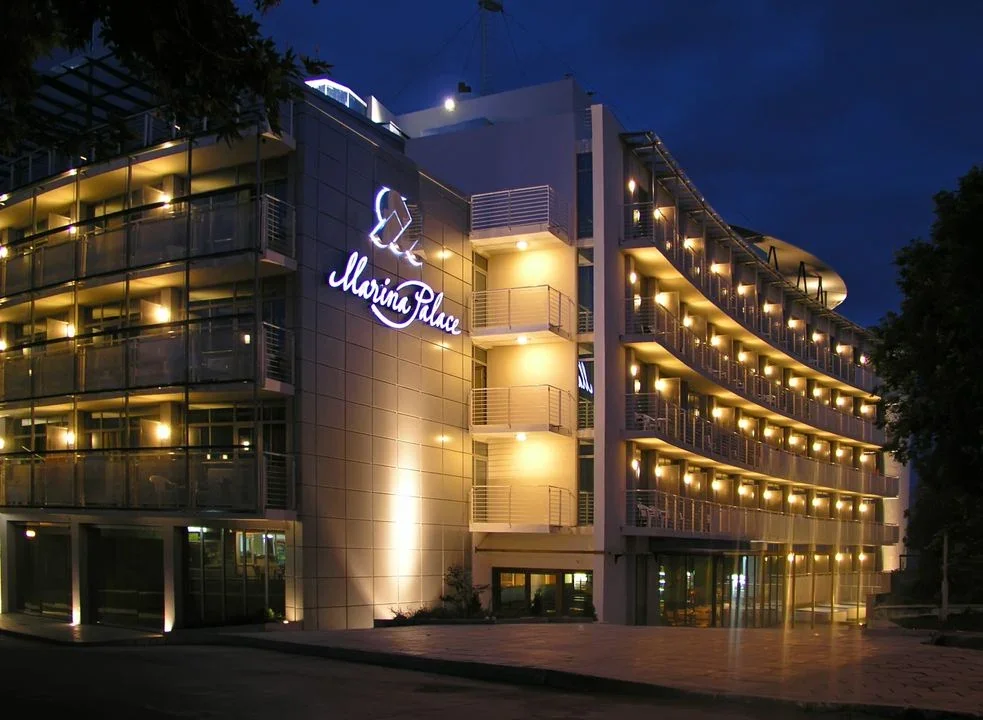 Хотел “Marina Palace” Слънчев Бряг – Четиризвезден лукс на брега на морето