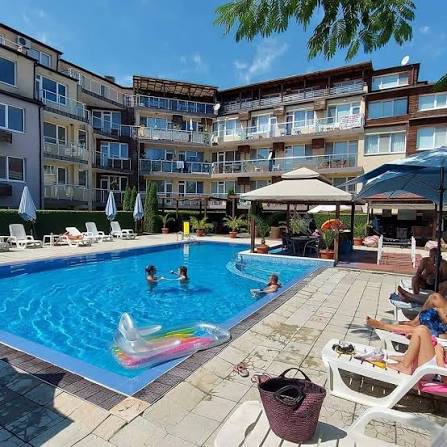 Апарт хотел “SUNNY HOUSE FAMILY”