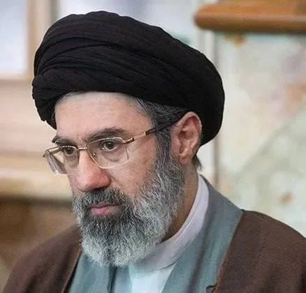 КАКВО Е ИЗВЕСТНО ЗА НОВИЯТ ЛИДЕР НА ИРАН, СИН НА УБИТИЯТ АЛИ ХАМЕНЕЙ